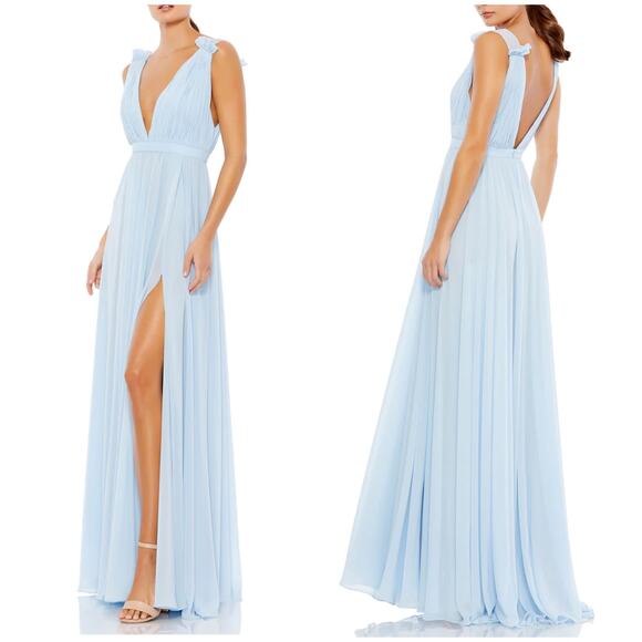 Mac Duggal NWT Pleated Chiffon Sleeveless Plunge V-Neck Gown Powder Blue Size 2 - Picture 1 of 11